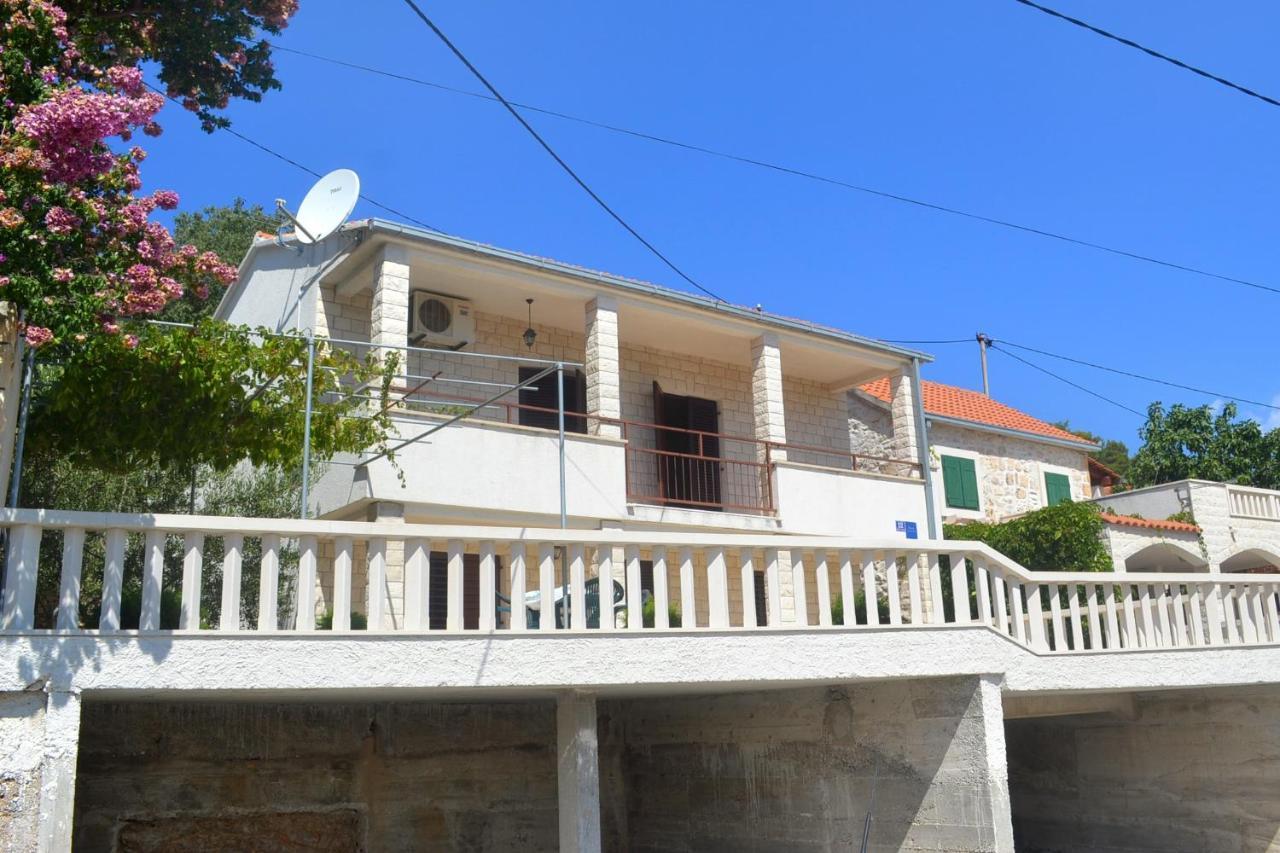 With A Parking Space Sutivan, Brac - 2846 *