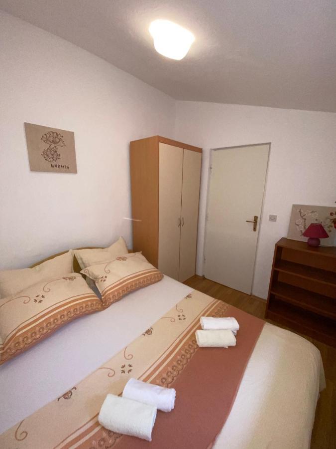 Apartment With A Parking Space Sutivan, Brac - 2846 Sutivan