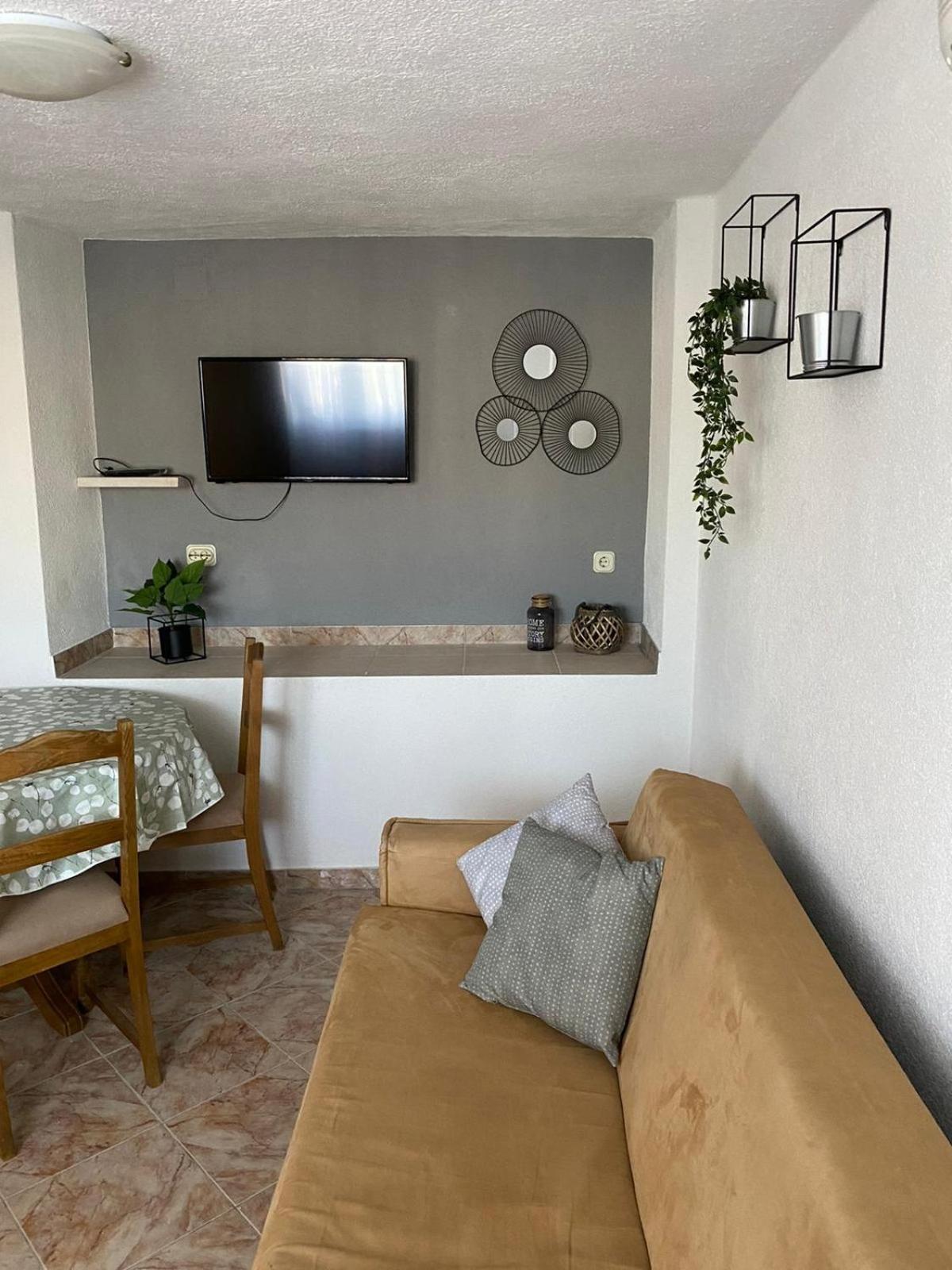 Apartment With A Parking Space Sutivan, Brac - 2846 Sutivan